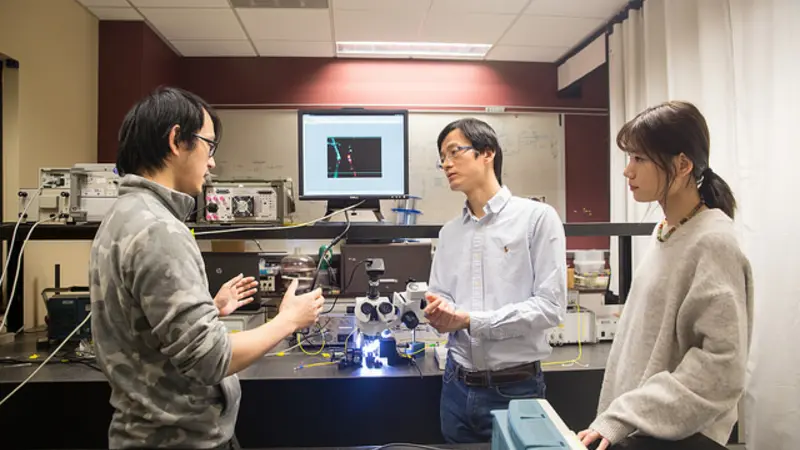 From left, OSU electrical engineering researchers Erwen Li, Alan Wang and Qian Gao (photo by Gale Sumida).