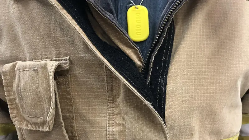 Firefighters in the Kansas City, Missouri, area, wore personal passive samplers in the shape of a military-style dog tag made of silicone on an elastic necklace. The samplers detect chemicals in the air.